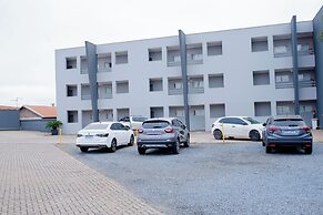 Colonial Flat Hotel