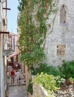 White House Apartments