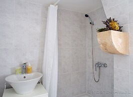 White House Apartments