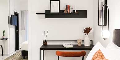 Black & White Studio Lycabettus Hill