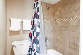 Breakaway West Convenient Condo Near Vail Village by RedAwning