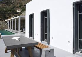 House Y in Kardiani Tinos