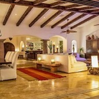 Exclusive Holiday Villa With Private Pool and Beachfront Location, Cab