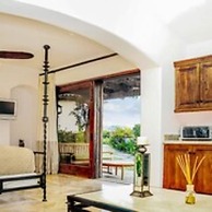 Exclusive Holiday Villa With Private Pool and Beachfront Location, Cab