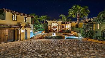 Exclusive Holiday Villa With Private Pool and Beachfront Location, Cab