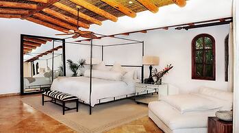Exclusive Holiday Villa With Private Pool and Beachfront Location, Cab