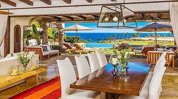 Exclusive Holiday Villa With Private Pool and Beachfront Location, Cab