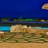 Exclusive Holiday Villa With Private Pool and Beachfront Location, Cab