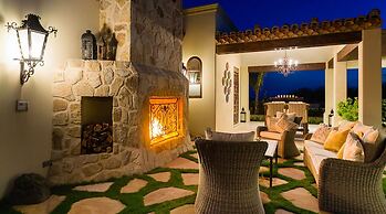 Beautiful Holiday Villa in a Prime Location in Cabo San Lucas 1007