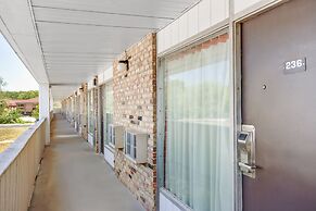 OYO Hotel Mona Lake Muskegon