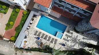 Siesta  Deluxe Apart Otel