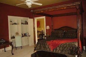 The Pillars in Natchez B&B