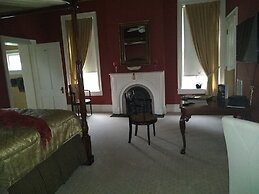 The Pillars in Natchez B&B