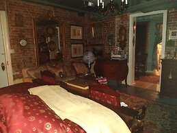 The Pillars in Natchez B&B