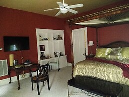 The Pillars in Natchez B&B