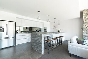 Alpine Retreat - Panoramic Views