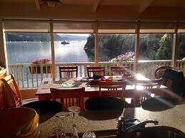 Water's Edge Holiday Homes