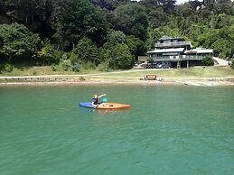 Water's Edge Holiday Homes