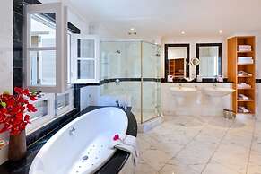 Schooner Bay 207 by Blue Sky Luxury