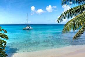 Westshore Beach House by Blue Sky Luxury