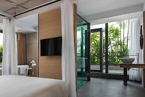 CHECK inn Phnom Penh Royal Palace