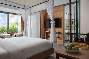 CHECK inn Phnom Penh Royal Palace