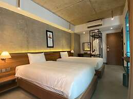 CHECK inn Phnom Penh Royal Palace