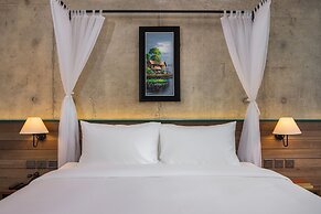 CHECK inn Phnom Penh Royal Palace