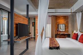 CHECK inn Phnom Penh Royal Palace