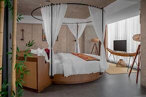 CHECK inn Phnom Penh Royal Palace