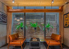 CHECK inn Phnom Penh Royal Palace