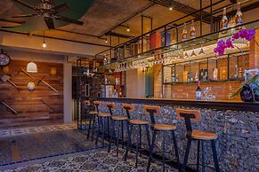 CHECK inn Phnom Penh Royal Palace