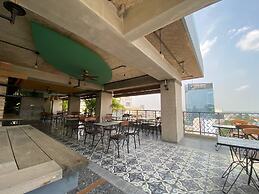 CHECK inn Phnom Penh Royal Palace