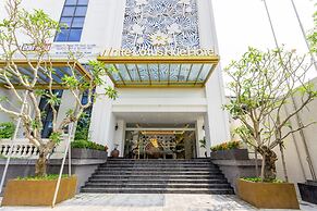 White Lotus Hue Hotel