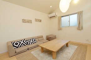 Nishi-Sugamo Guest House. 2min to Nishi-Sugamo Sta. 13min to Ikebukuro