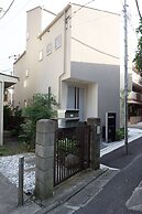 Nishi-Sugamo Guest House. 2min to Nishi-Sugamo Sta. 13min to Ikebukuro