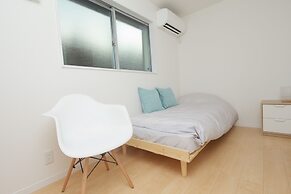 Nishi-Sugamo Guest House. 2min to Nishi-Sugamo Sta. 13min to Ikebukuro