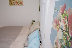 Nishi-Sugamo Guest House. 2min to Nishi-Sugamo Sta. 13min to Ikebukuro