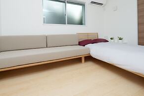 Nishi-Sugamo Guest House. 2min to Nishi-Sugamo Sta. 13min to Ikebukuro