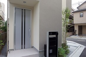 Nishi-Sugamo Guest House. 2min to Nishi-Sugamo Sta. 13min to Ikebukuro