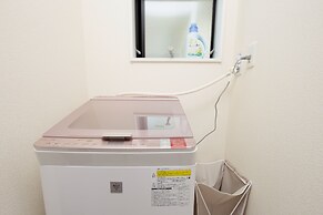 Nishi-Sugamo Guest House. 2min to Nishi-Sugamo Sta. 13min to Ikebukuro