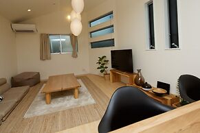 Nishi-Sugamo Guest House. 2min to Nishi-Sugamo Sta. 13min to Ikebukuro