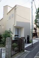 Nishi-Sugamo Guest House. 2min to Nishi-Sugamo Sta. 13min to Ikebukuro