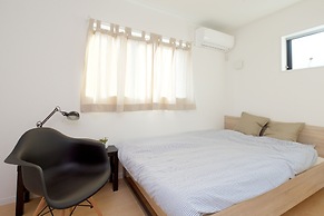 Nishi-Sugamo Guest House. 2min to Nishi-Sugamo Sta. 13min to Ikebukuro