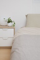 Nishi-Sugamo Guest House. 2min to Nishi-Sugamo Sta. 13min to Ikebukuro