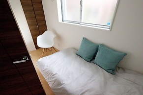 Nishi-Sugamo Guest House. 2min to Nishi-Sugamo Sta. 13min to Ikebukuro