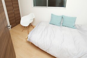 Nishi-Sugamo Guest House. 2min to Nishi-Sugamo Sta. 13min to Ikebukuro
