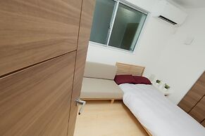 Nishi-Sugamo Guest House. 2min to Nishi-Sugamo Sta. 13min to Ikebukuro