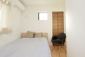 Nishi-Sugamo Guest House. 2min to Nishi-Sugamo Sta. 13min to Ikebukuro