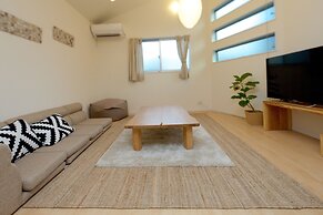 Nishi-Sugamo Guest House. 2min to Nishi-Sugamo Sta. 13min to Ikebukuro